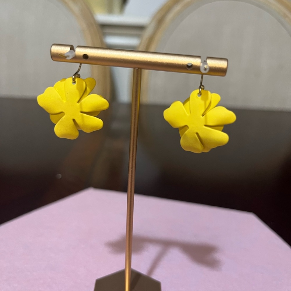 Liz Claiborne Yellow Floral Earrings - Picture 3 of 4